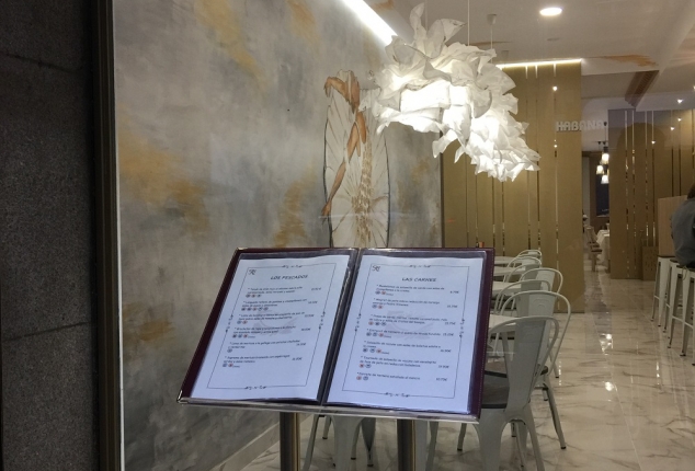 Reforma e interiorismo de Restaurante Habana 83 en Ourense